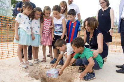 La primera pedra de la Jigsaw School es col·loca al municipi del Catllar. La construcció de l'única escola britànica al Tarragonès reconeguda pel British Council té per objectiu crear un pacte entre família i escola.