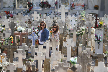 Jornada de Tots Sants al cementiri de Reus