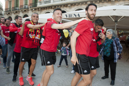 Celebració dels carrers de la ciutat de Reus de l'ascens del CF Reus Deportiu a Segona A, el 2 de juny de 2016