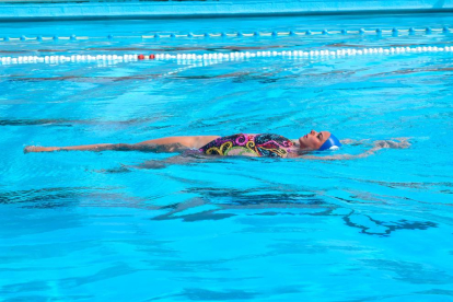 Més de 30 nedadores de diferents categories participen en el Campus de Tecnificació de natació sincronitzada tot elaborant coreografies lliures de sincro i altres estils com hip-hop i gimnàsia rítmica.