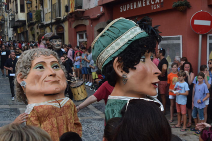 Grans i petits s'han reunit als carrers més cèntrics de la Part Alta de Tarragona per acomiadar les festes de Sant Magí 2016.