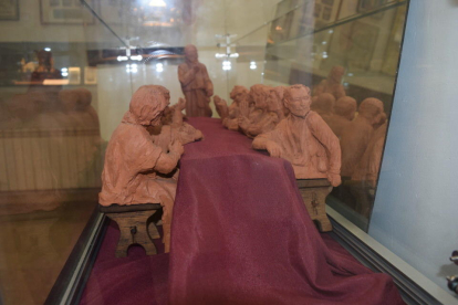 La mostra del Museu Bíclic ha tingut tant èxit, que en una sola setmana ja l'han visitada més de 1.200 persones. L'exposició es prolongarà un mes més, i tornarà al 2017 amb novetats.