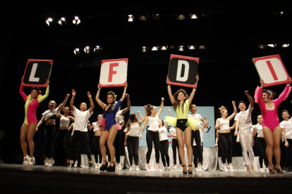 Aquest diumenge ha estat molt intens pel Centre de Dansa i Comèdia Musical Infinity de Valls ja que ha celebrat el seu 3r Festival de Dansa. Aquest, portava com a títol 'La Força de l'Infinity (LFDI)' i era un espectacle homenatge al grup musical Mecano.