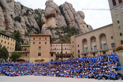 Els 600 alumnes del col·legi 'El Carme' viatgen a Montserrat per celebrar el centenari