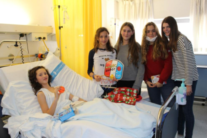 Van visitar els pacients de la planta de Pediatria, els quals rebran, avui, a dos jugadors del Nàstic de Tarragona.