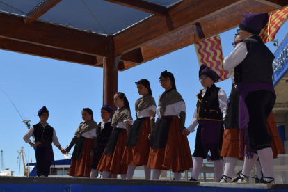 L'Esbart Santa Tecla ha organitzat la desena Trobada Infantil d'Esbarts, que ha comptat amb la participació de l'Esbart Santa Eulàlia de Banyeres del Penedès