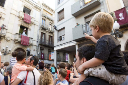 Acte en què l'Àliga de Valls fa una crida als vallencs a la festa major i els nens han de convéncer els Nans de la ciutat perquè participin també de la festa.