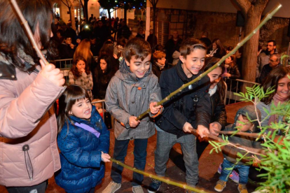 El tió Estevet de Vila-seca que va permetre que més de 400 nens i nenes del municipi poguessin tenir llaminadures abans de Nadal.