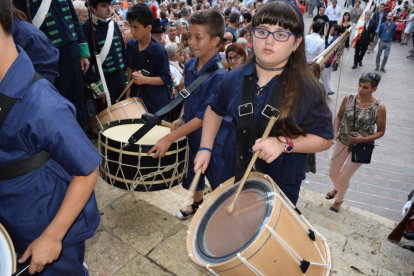 La Processó de Sant Pere del Serrallo és un dels actes més tradicionals i més multitudinaris de la Festa Major del barri, que ha tingut lloc aquest dimecres a la tarda.