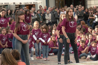 L'Escola de Dansa del Centre de Lectura juntament amb la coordinadora de Dansa de Reus, organitzen l'acte revindicatiu de la Dansa a Reus. Conjuntament amb els Batukats del Bolet. Organitza Coordinadora de Dansa de Reus.