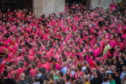 Jornada castellera de Firagost a Valls amb la Colla Joves Xiquets de Valls i la Colla Vella dels Xiquets de Valls.