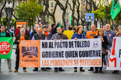Manifestació durant la tarda del Primer de Maig a Tarragona