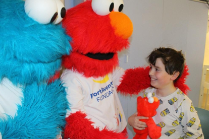 Triki i Elmo visiten els hospitals de Tarragona i Reus