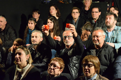 La Sala Trono de Tarragona s'ha acomiadat del públic més fidel amb un enterrament que ha acabat amb un vermut.