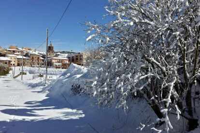 Imágenes de la nevada que ha afectado a Prades (Baix Camp) y Conesa (Conca de Barberà).