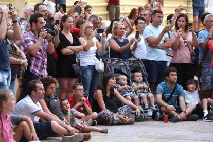 Els Xiquets del Serrallo van actuar davant un gran nombre d'espectadors, tònica habitual tot l'estiu