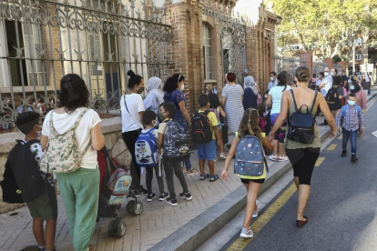 Primer dia dels nous curs a l'Escola Prat de la Riba de Reus amb les mesures de seguretat obligades per la pandèmia.