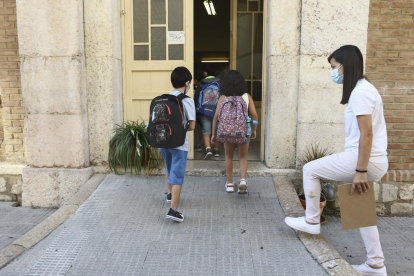 Primer dia dels nous curs a l'Escola Prat de la Riba de Reus amb les mesures de seguretat obligades per la pandèmia.