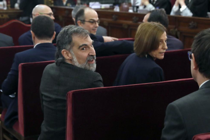 Els dotze polítics independentistes acusats en l'inici del judici del procés