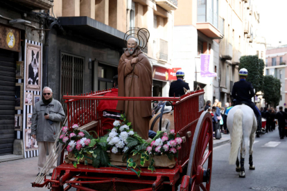 Imatges dels Tres Tombs a la ciutat de Reus