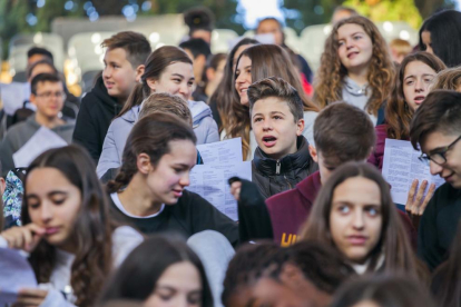 Uns vuit-cents alumnes de deu instituts de Tarragona participen en aquest acte solidari
