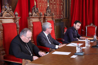 El Salón de Plenos del ayuntamiento ha acogido el Pregón, a cargo de Sofia Mata de la Cruz.
