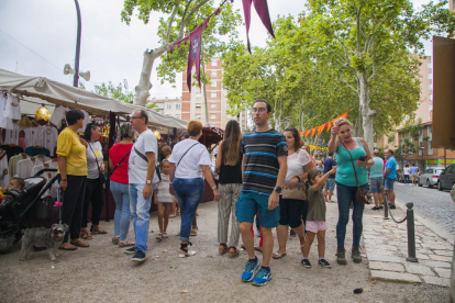 Mig centenar de parades estan instal·lades al barri Monestir