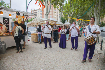 Mig centenar de parades estan instal·lades al barri Monestir