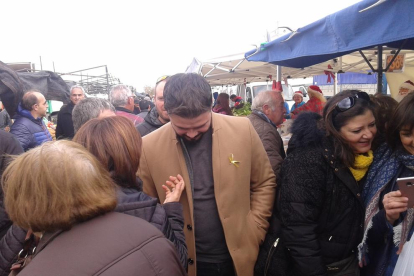 El diputat al Congrés per ERC ha visitat el mercat del barri.