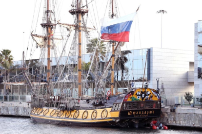El vaixell Shtandart serà fins dijous al matí a la ciutat i és una rèplica d'un vaixell rus de 1703