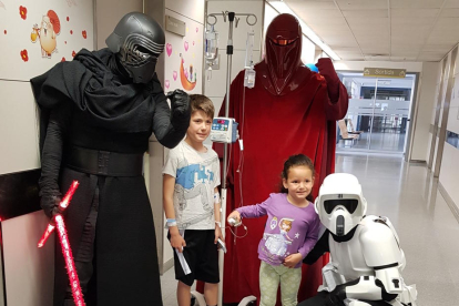 Els personatges d'Star Wars visiten la planta de pediatria de l'Hospital Joan XXIII