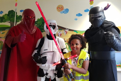 Els personatges d'Star Wars visiten la planta de pediatria de l'Hospital Joan XXIII