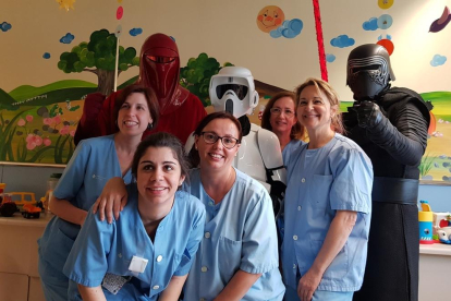 Els personatges d'Star Wars visiten la planta de pediatria de l'Hospital Joan XXIII