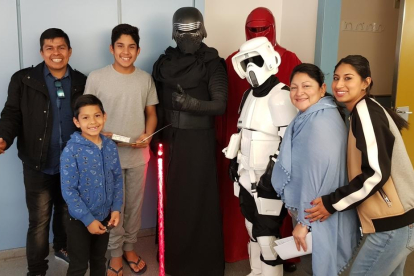 Els personatges d'Star Wars visiten la planta de pediatria de l'Hospital Joan XXIII