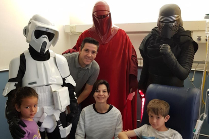 Els personatges d'Star Wars visiten la planta de pediatria de l'Hospital Joan XXIII