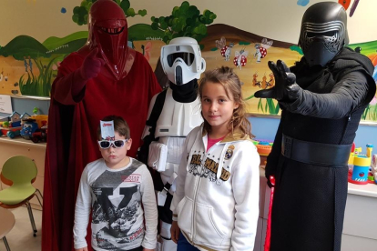 Els personatges d'Star Wars visiten la planta de pediatria de l'Hospital Joan XXIII