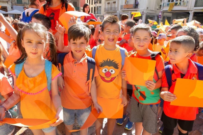 Hola Sant Pere 2018 a la plaça del Mercadal amb la figura del Lleó i la participació de més de 1.000 escolars.