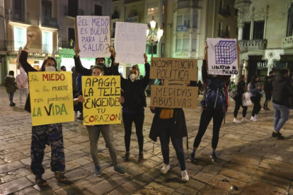 Protesta en Reus por las medidas de la covid-19