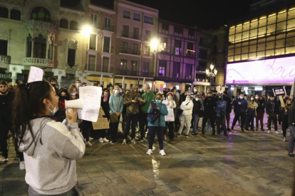 Protesta a Reus per les mesures de la covid-19