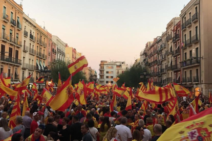 Concentració per la unitat d'Espanya a la plaça de la Font.