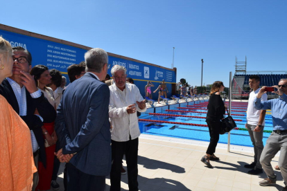 La ministra de Política Territorial ha inaugurat la piscina de 50 metres