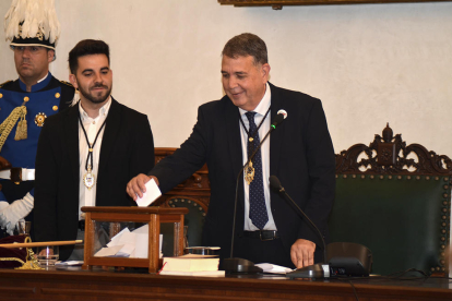 Ple de constitució de l'Ajuntament de Reus i investidura de l'alcalde, Carles Pellicer