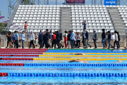 La ministra de Política Territorial ha inaugurat la piscina de 50 metres