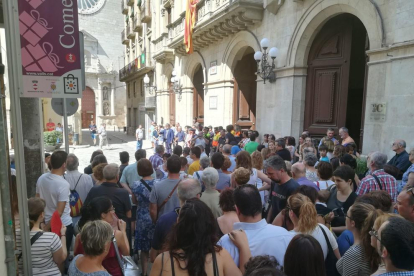 Minuts de silenci en rebuig als atacas terroristes de Barcelona i Cambrils