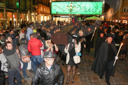 Desfile mortuorio y crema del Carnestoltes en Reus (I)