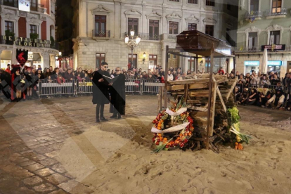 Desfile mortuorio y crema del Carnestoltes en Reus (II)