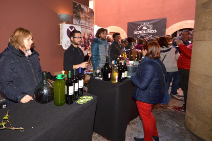 L'Embutada, la festa del Vi Novell de Tarragona organitzada per Santa Teca.