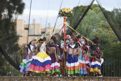 Bailes hablados del Seguici Pequeño de MIsericòrida en Mas Iglésias.