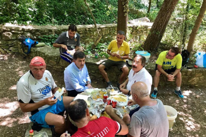 Caminada dels Nastiquers amb presència del president del conjunt grana.