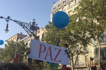 Manifestació 'No tinc por' a Barcelona contra el terrorisme, la venta d'armes i a favor de la pau.